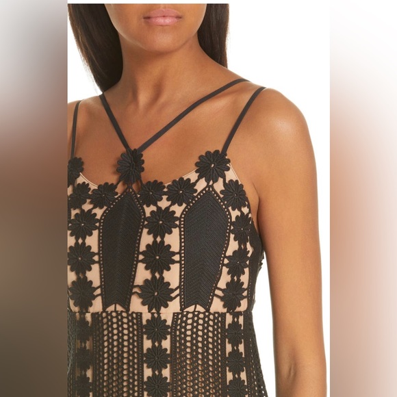 Self-portrait embroidered floral lace mini dress — size: 6 - Picture 3 of 10